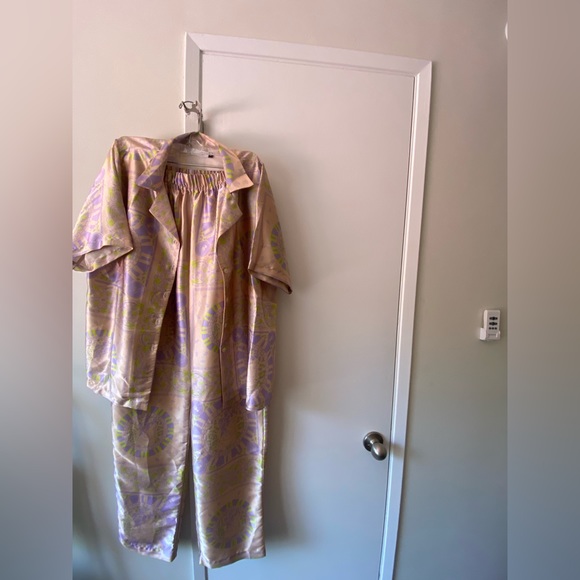 Melody Ehsani x Bephie Beauty Supply Nordstrom Exclusive Silk Set Size Small - Picture 5 of 7